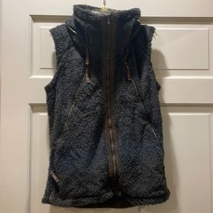 Kuhl Vest Womens Medium  Fleece Full Zip Collapsible Hood Pockets Deep Pile